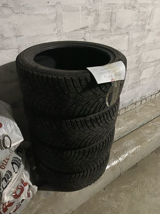 Triangle TI501 235/45 R18 98T с шипами