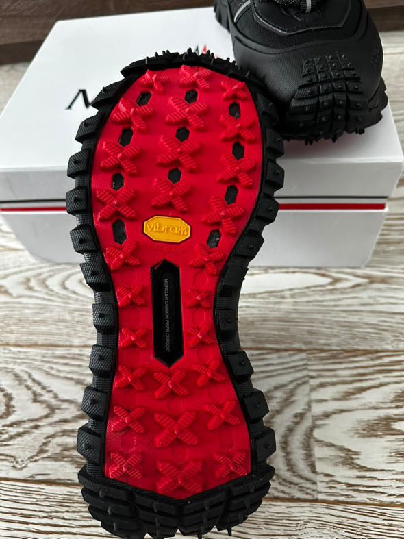 Обувки Moncler черни