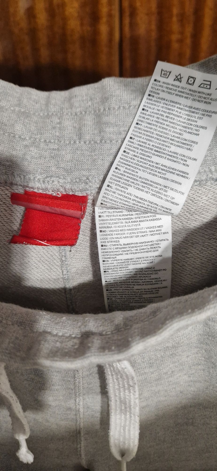 NIKE къси спортни панталони  преливащи уникален модел.