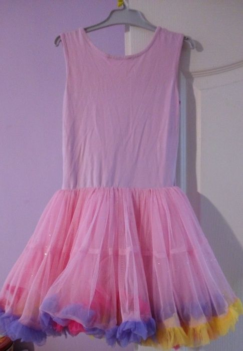 Карнавална розова рокля за детски празник или Хелоуин