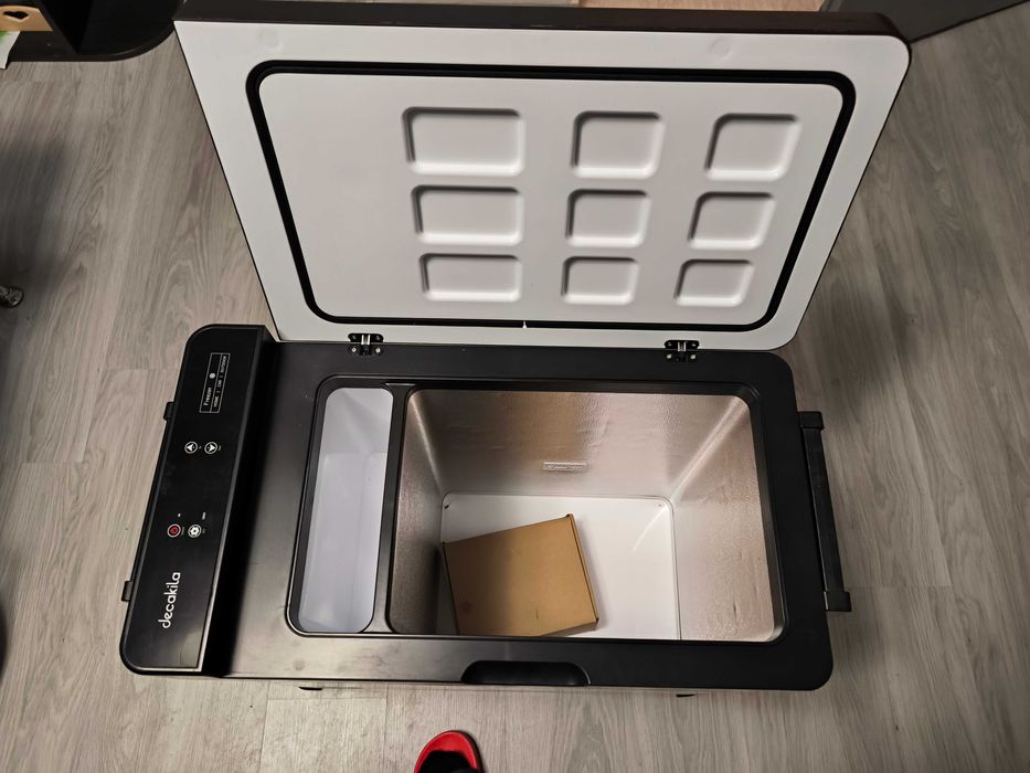 Преносим компресорен хладилник фризер 12V 220V