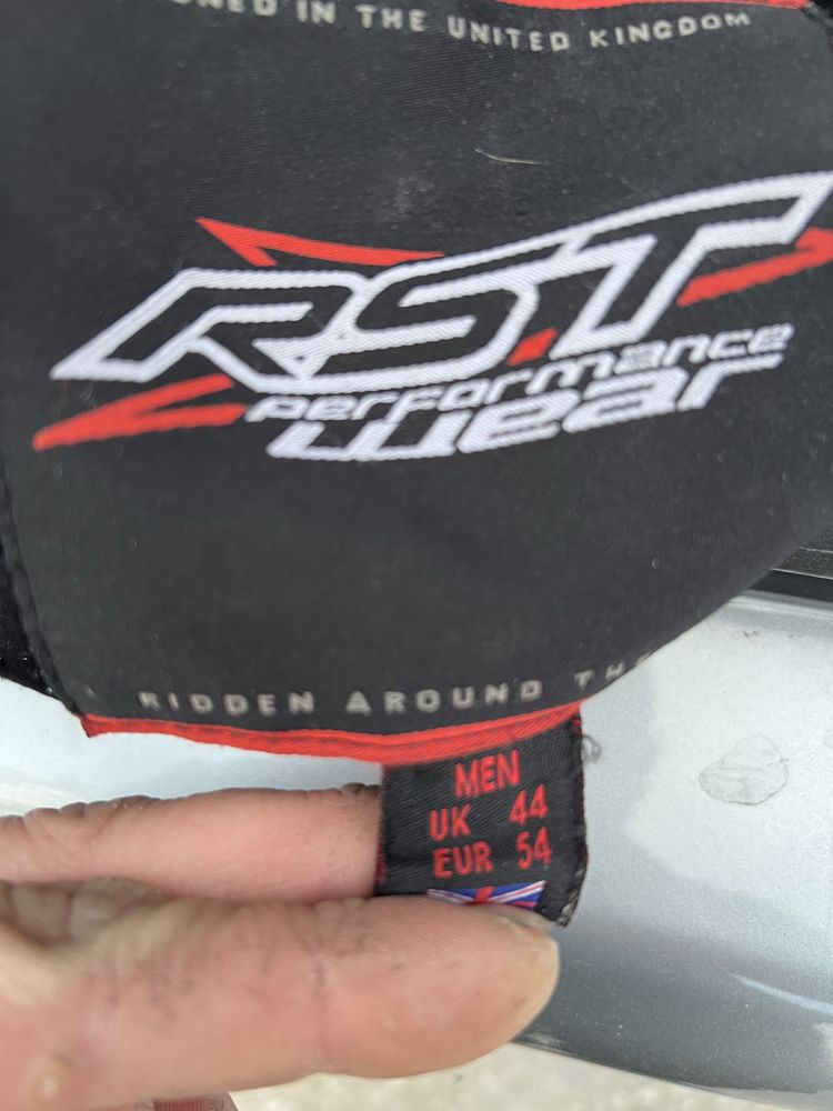Цял екип RST tracTech Evo 54