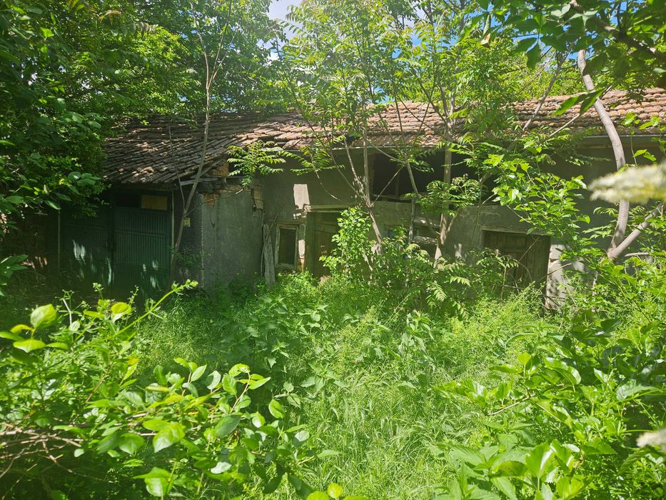 Продава се Къща в с. Тотлебен, Област Плевен - 980 кв.м за 19 €/кв.м - Снимка #16