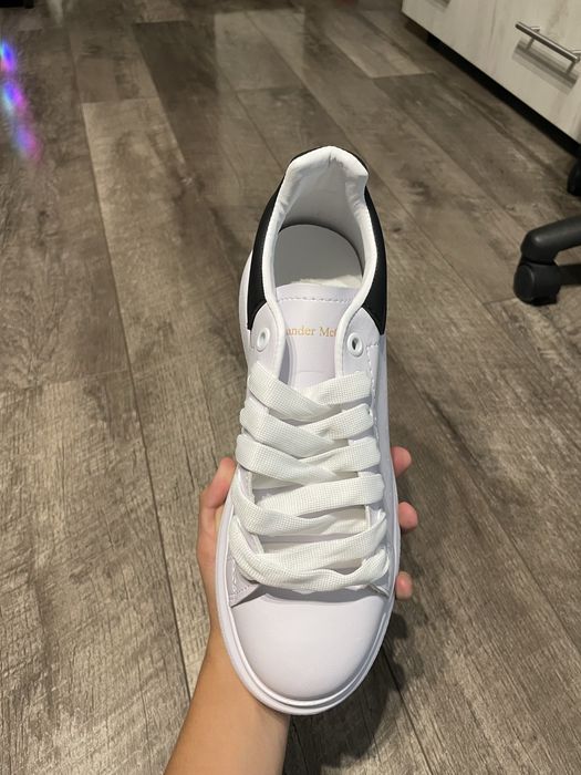 Adidasi Alexander McQueen Alb-Negru