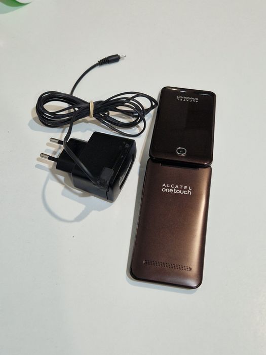 Telefon cu clapeta Lg