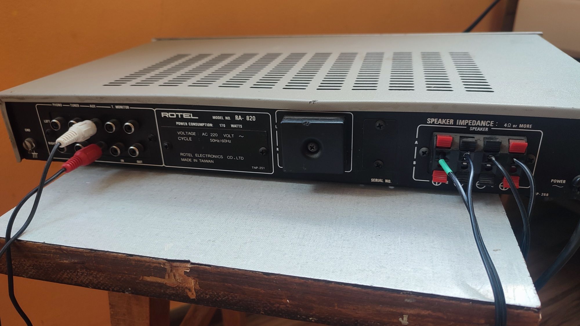 Rotel RA-820 Stereo Integrated Amplifier