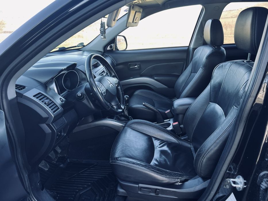 Mitsubishi Outlander 7locuri 2.0D 2009 4X4 Oferta pana 26.11!!!