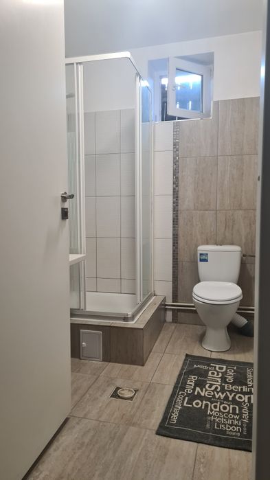 Garsoniera  mare la curte cu utilități incluse