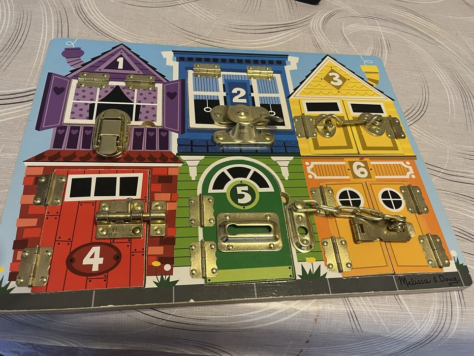 Joc Incuie si descuie Melissa& Doug-pentru dezvoltarea abilitatilor