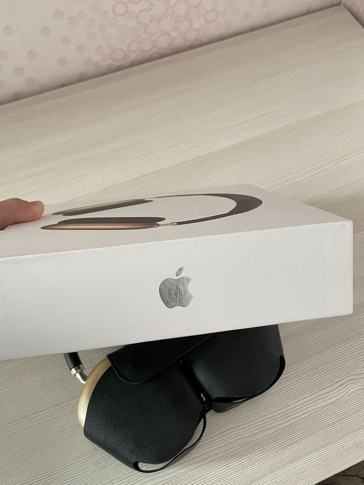 Air pods pro max