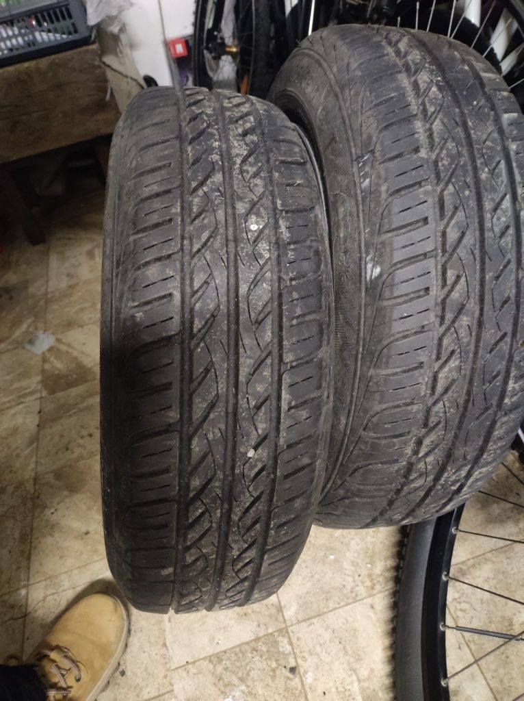 Genti și anvelope 14 și 2 anvelope vara 195/65R15