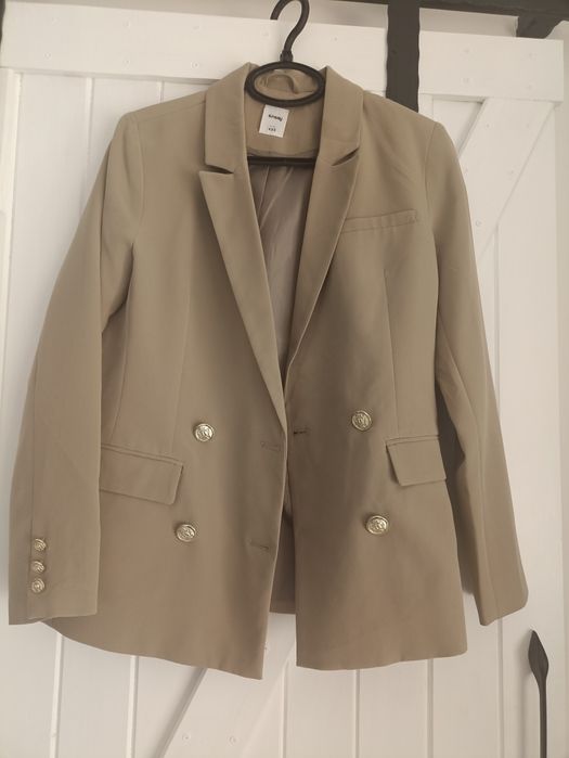 Ново бежово сако