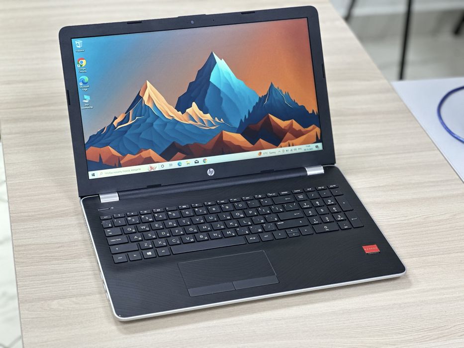 Ноутбук HP в идеале / AMD A10-9gen / SSD 256g / 8gb DDR4 / R7 M340