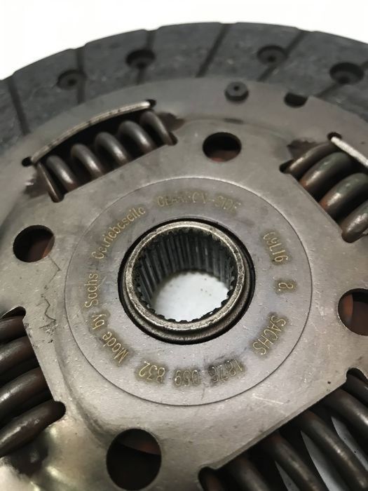 Kit ambreiaj volanta 1.6 5+1 BSE BGU BFQ AVU Golf 5 Jetta Touran A3