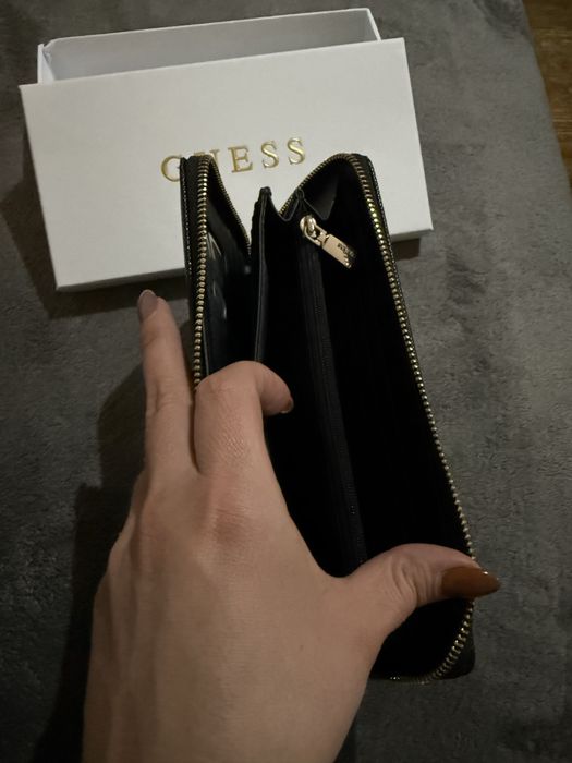 Дамски портфейл GUESS
