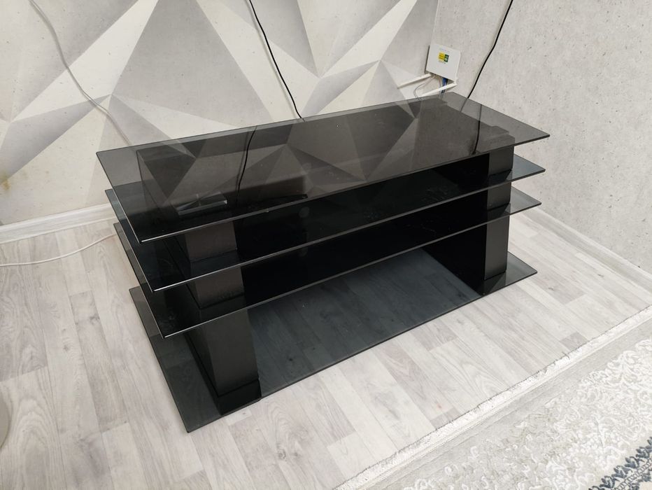 Столик под телевизор