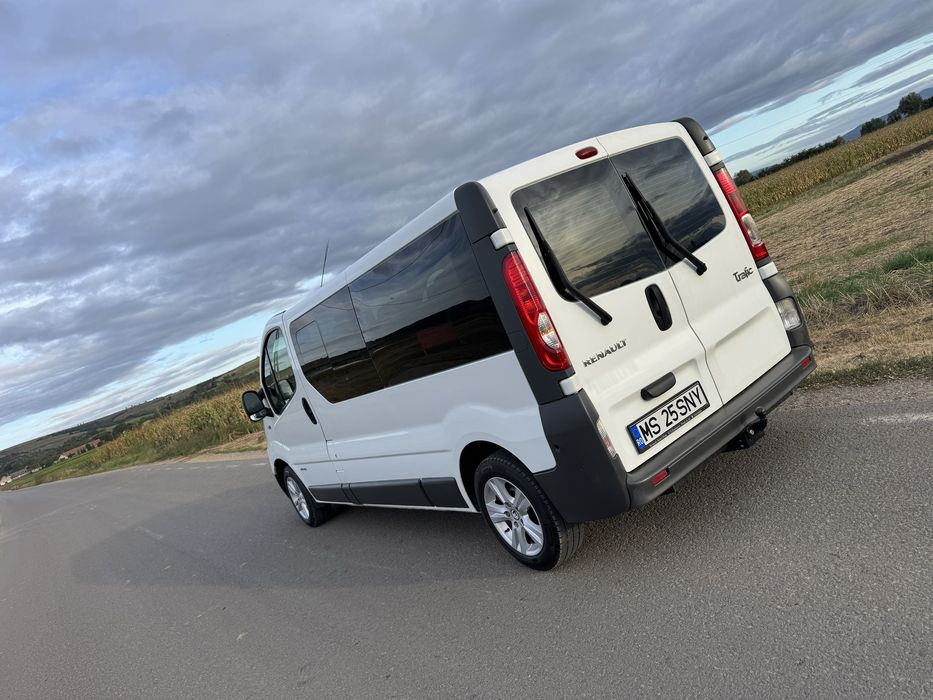 Renault Trafic 8+1 Model Lung
