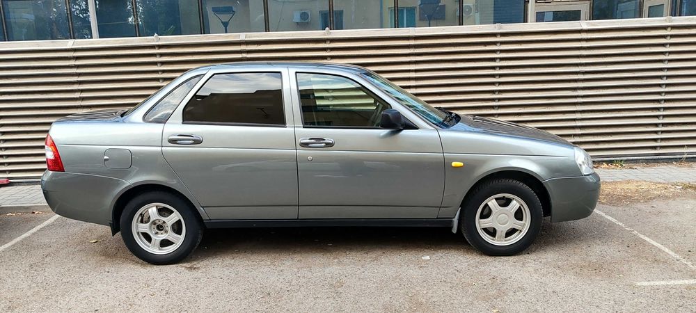 Машина Lada Priora 2170