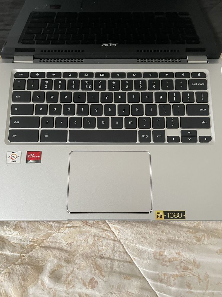 Laptop chromebook pliabil