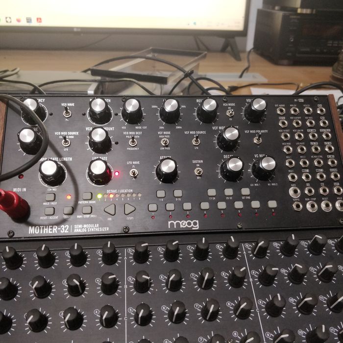 Sintetizator Moog Mother-32