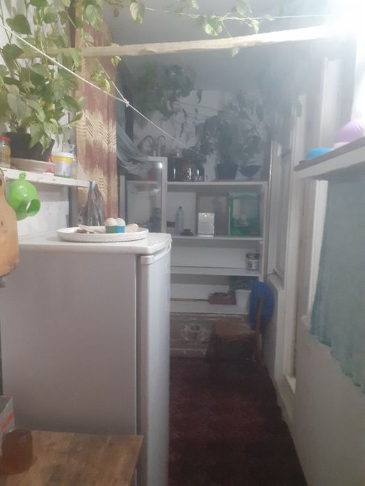 TEZDA SOTILADI. Gorniy unverstet oldidagi  domlardan 1 xona 2 xonaqili