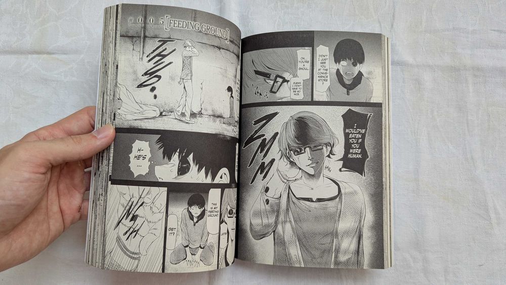 Carte manga "Tokyo Ghoul", volumul 1, în engleză
