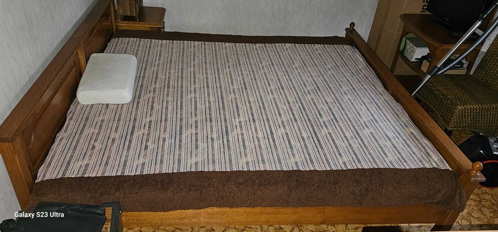 Продавам пълен комплект за спалня.