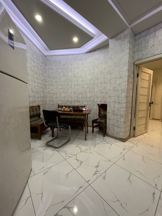 Bollaga Kvartira ijaraga srochno 4xona Tinchlik metroga 5-7 minut