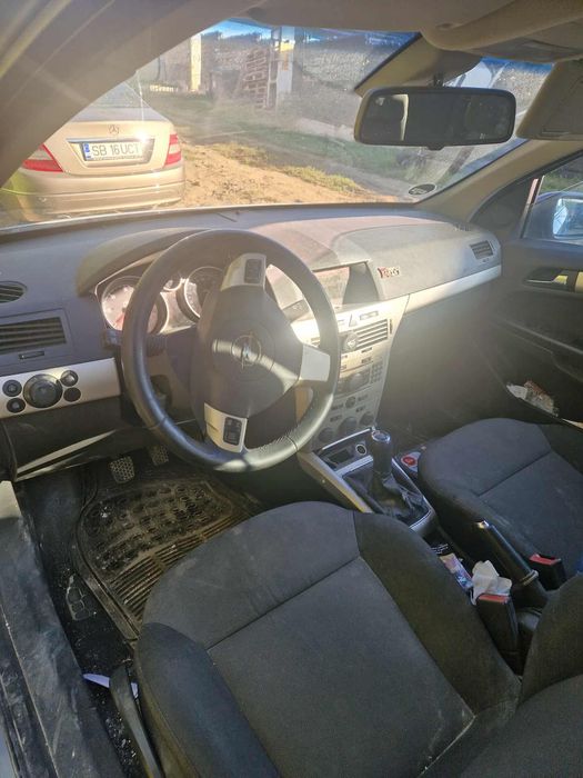 Vand Opel astra G 1.9 CDTI  defecte turbo a luat-o pe ulei  are acte