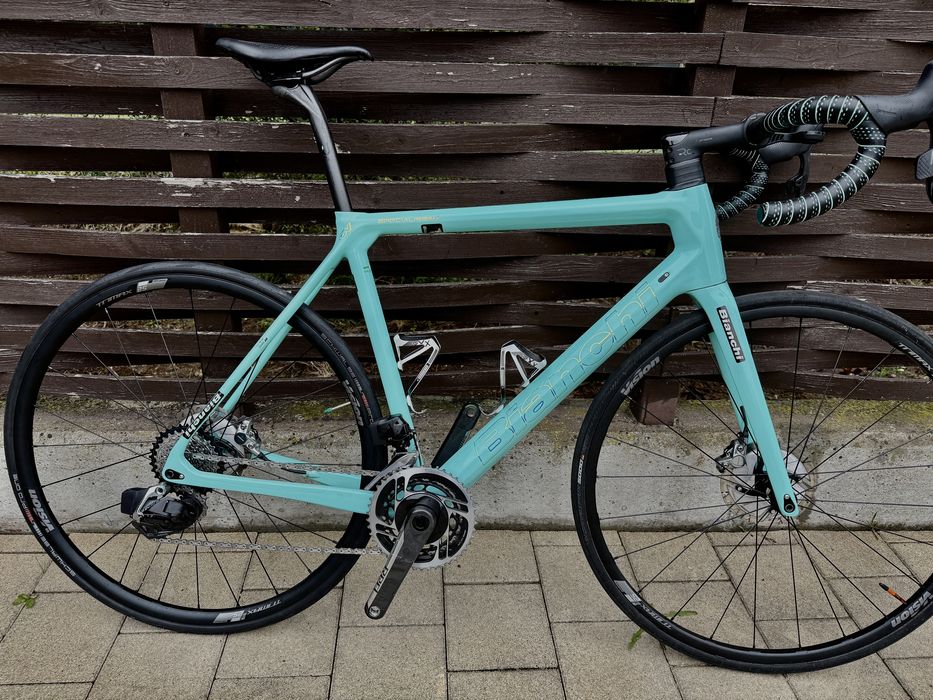 Bianchi Specialissima RC bicicleta cursiera carbon disc sram red axs