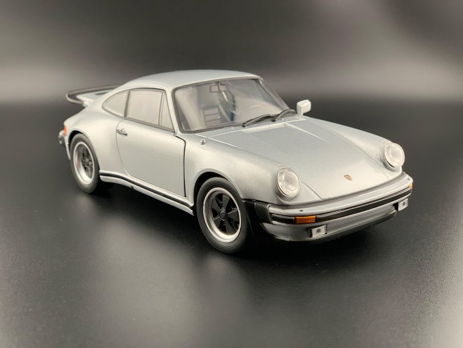 Macheta auto Porsche 911 Turbo 930 , Welly, 1/24