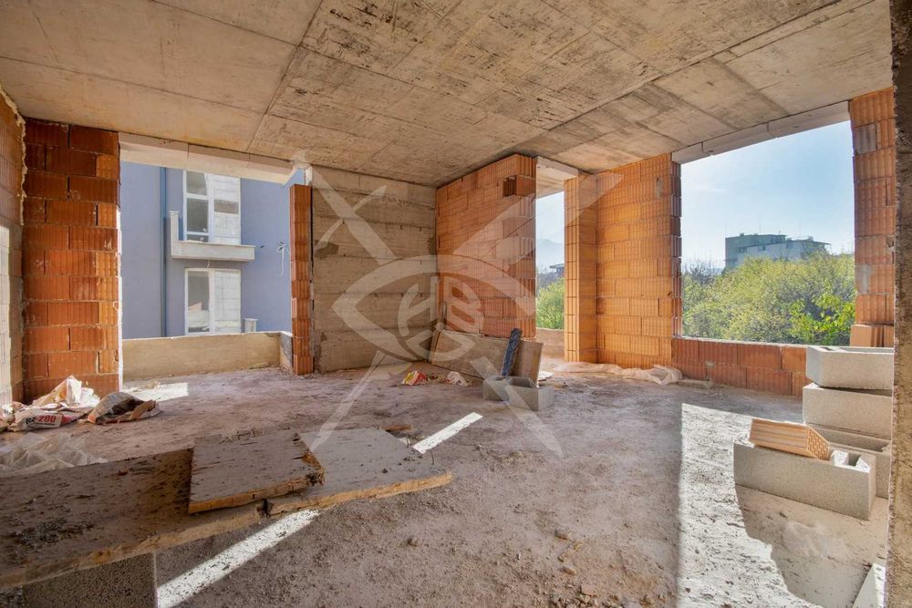 Четиристаен апартамент в жк. Овча купел № 95009