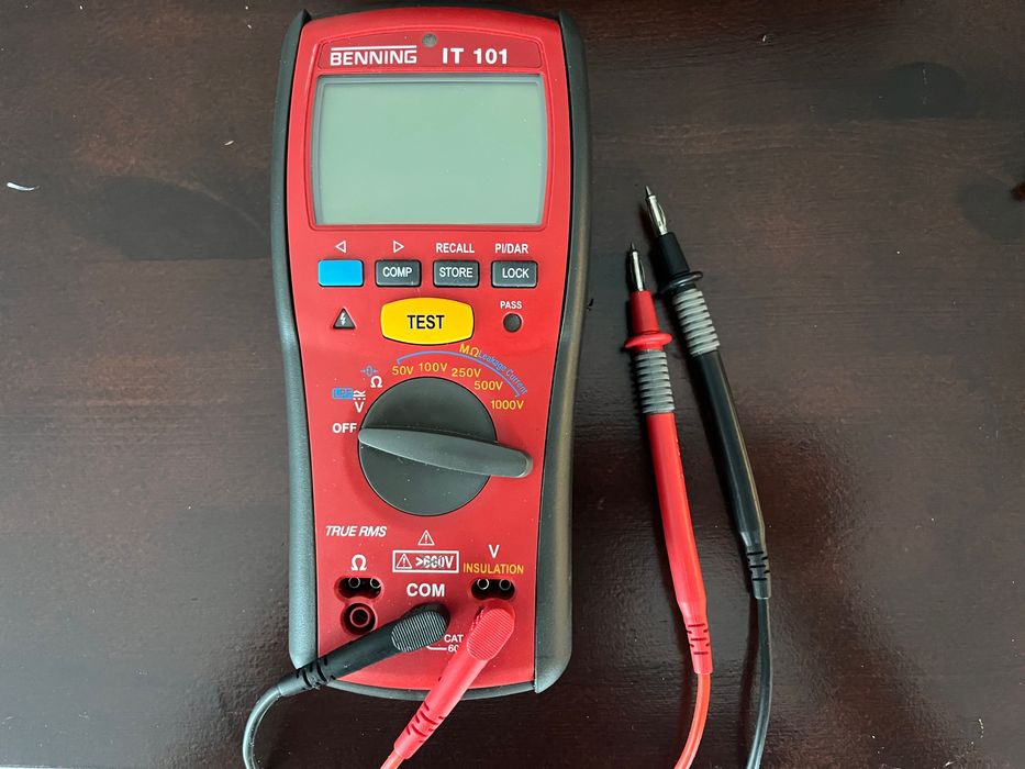 BENNING 101 Instrument de masurare a rezistentei izolatiei
