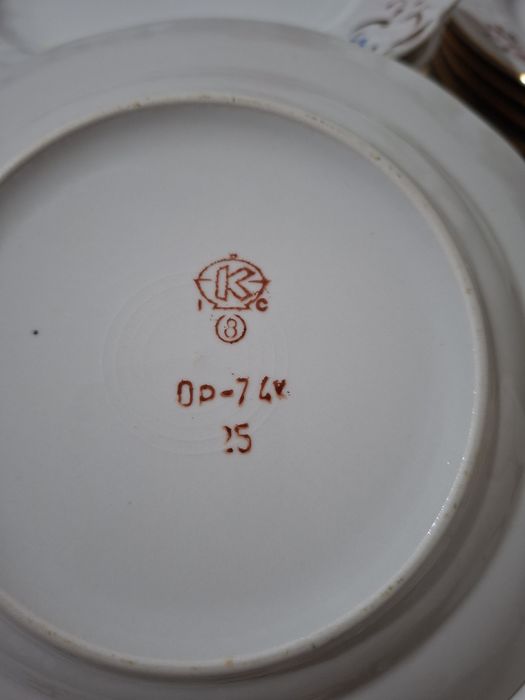 Тарелочки диаметр 18см, в наличии  6 шт