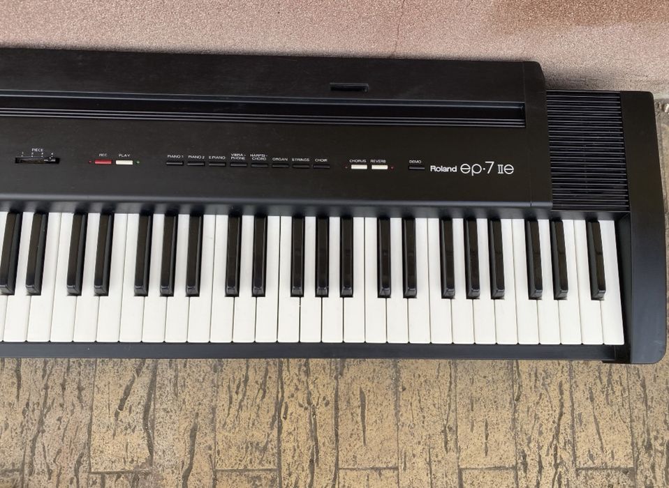 Roland ep7 IIe pian digital