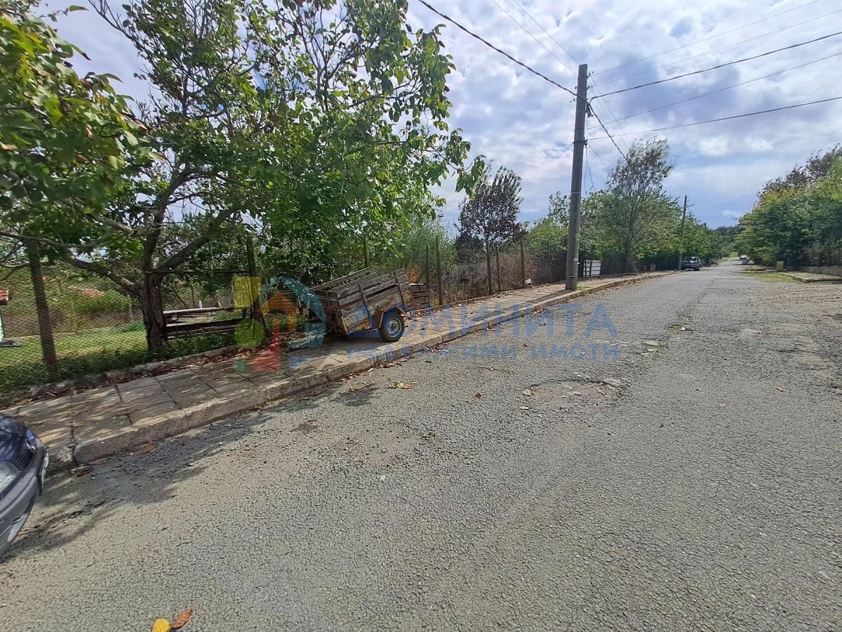 Парцел за строителство (УПИ)в центъра на село Фазаново