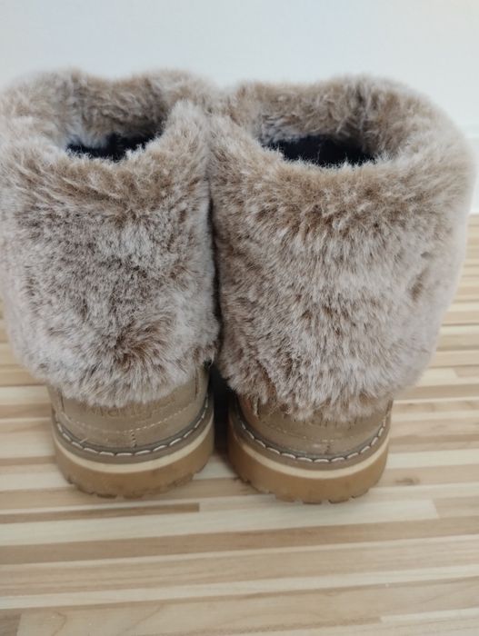 Ugg wrangler mărime 34