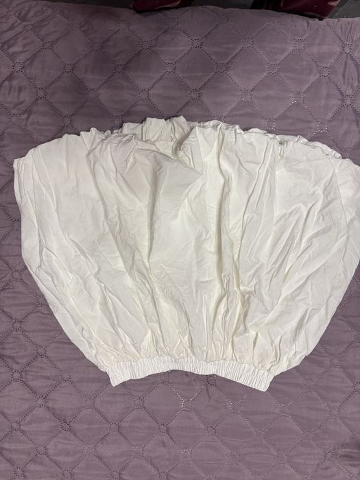 Бяла пола балон