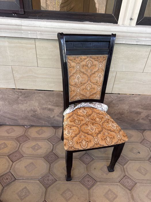 Авальный стол стулья