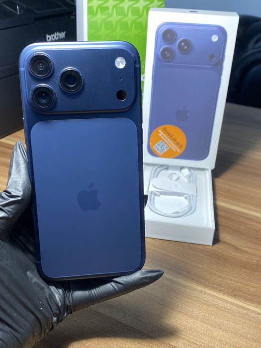 iPhone 17 Pro Max • 1 TB • Deep Blue