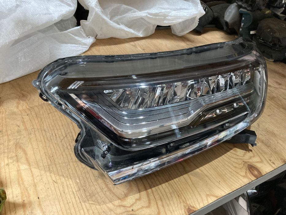Ляв фар за Honda Cr-v. Led. 17-22.
