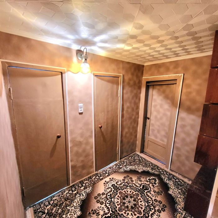 Продам трехкомнатную квартиру в районе Зиг-заг