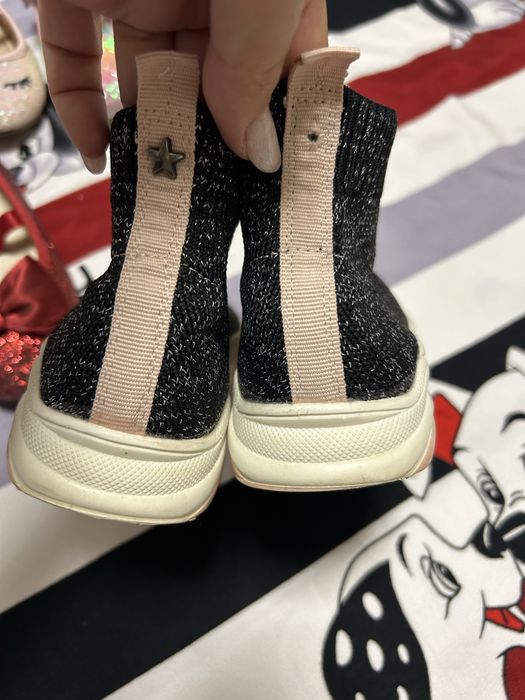 Incaltamite tip soseata marimea 27 pret 30 ron perechea