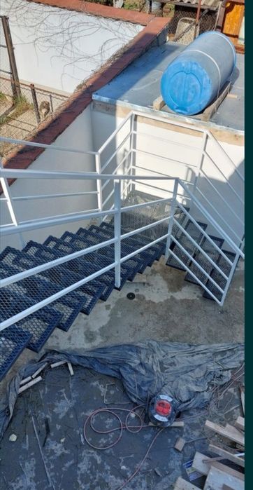 Scara zincate la comanda în toată tara