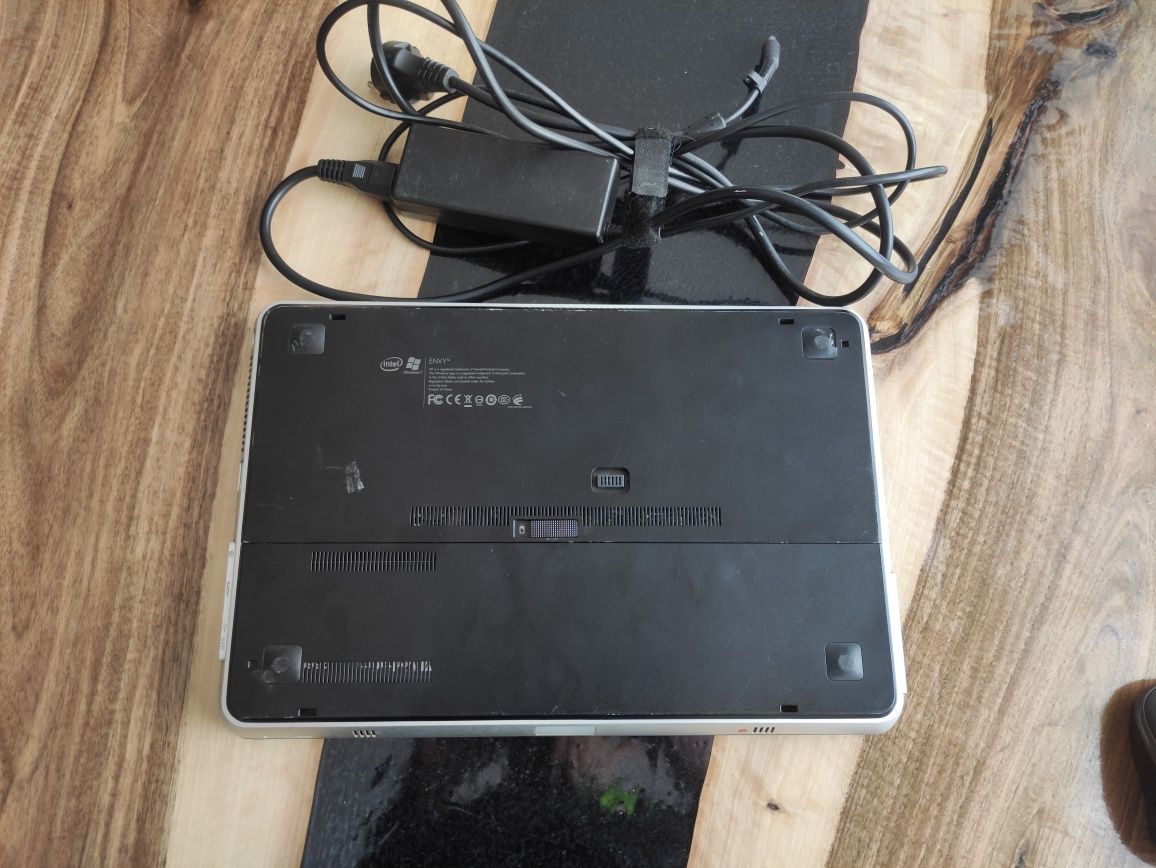 HP Envy 14 i5 6gb ram батерия