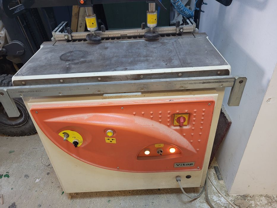 Mașină de găurit multiplu Vitap