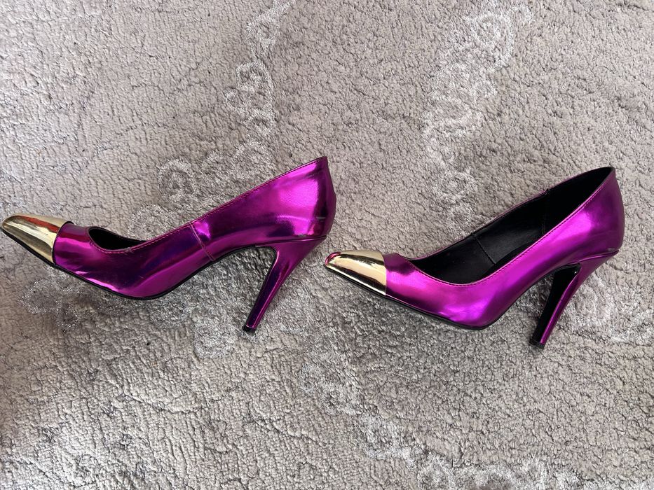 Дамски обувки на ток на Дарис Daris