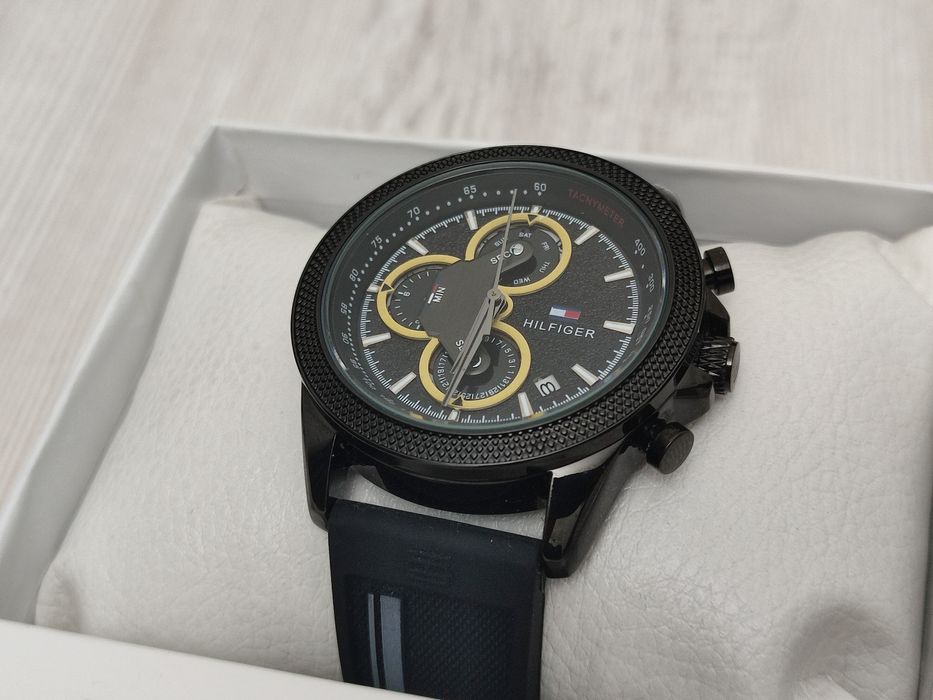 Продам новые часы,ВСЕ РАБОТАЕТ