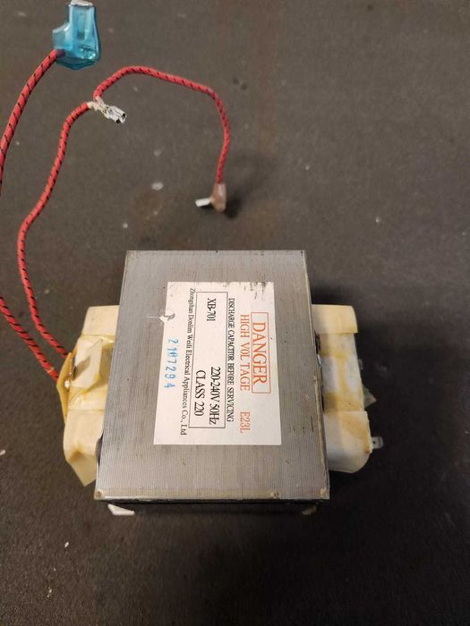 Transformator cuptor microunde