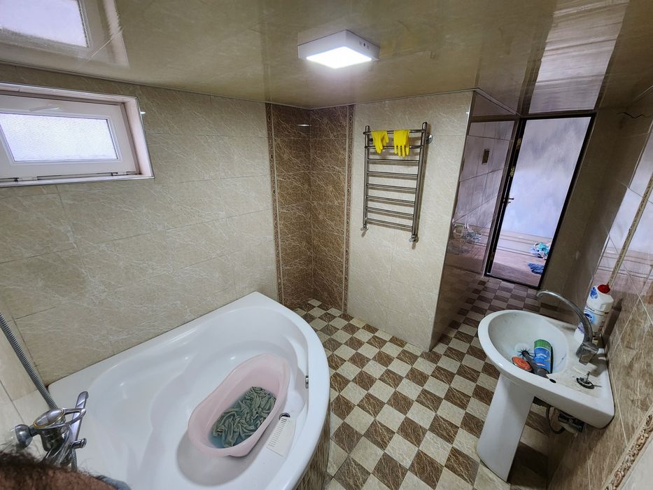 2 этаж и подвал уй сотилади